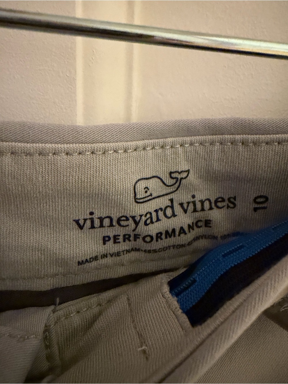 Vineyard Vines Boys- Performance Shorts - Gray- Size 10 - Picture 3 of 3